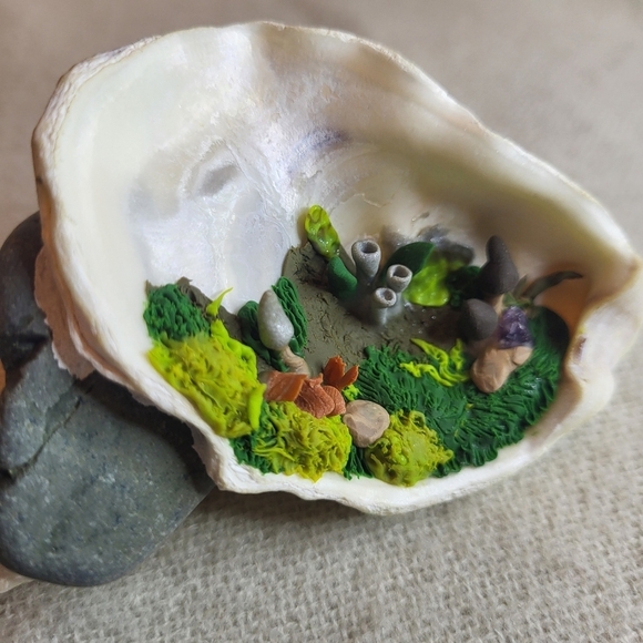 Fairy Garden in Oyster Shell - Picture 2 of 7